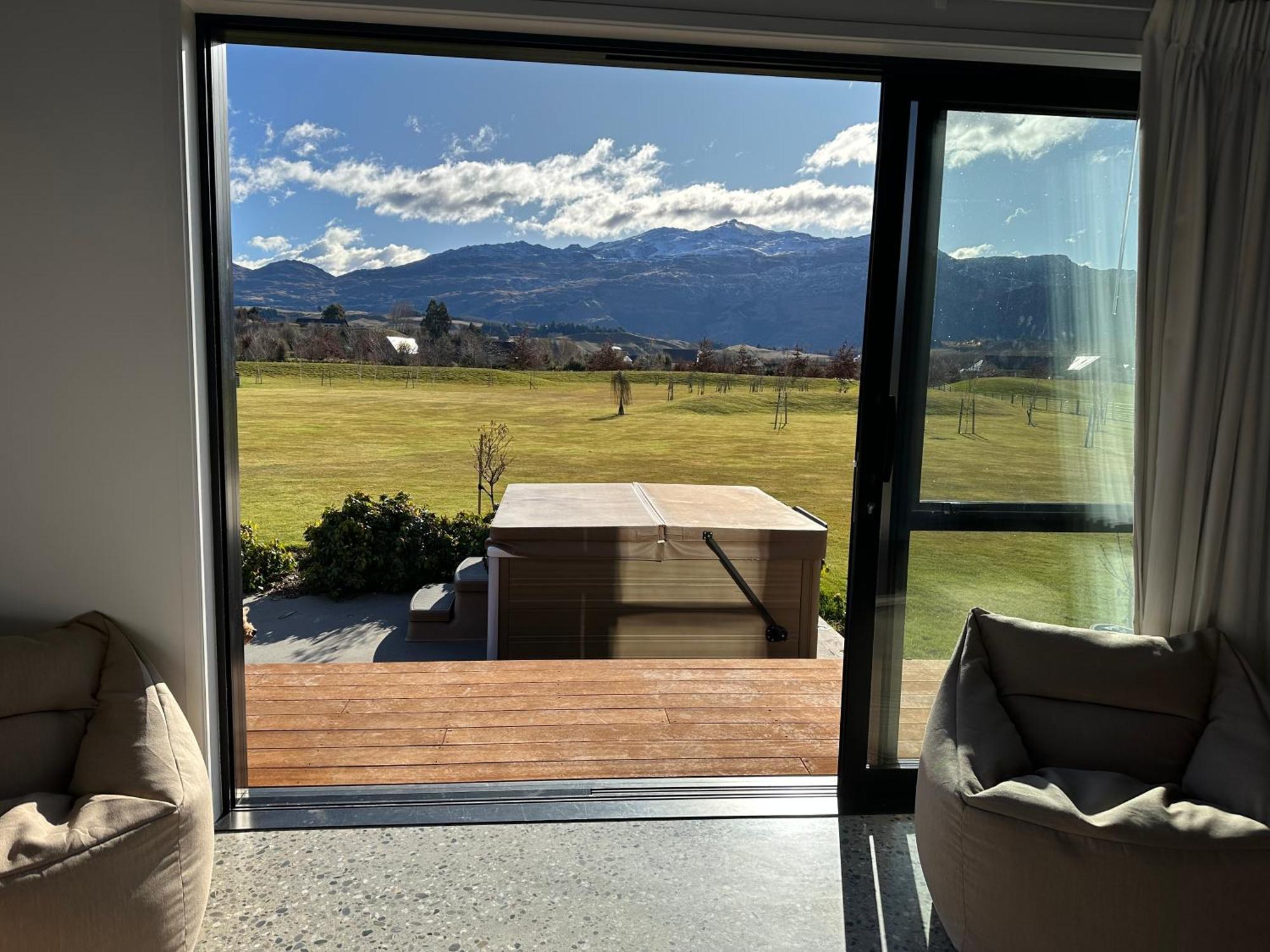 Guest House With A Stunning View Frankton Exteriér fotografie